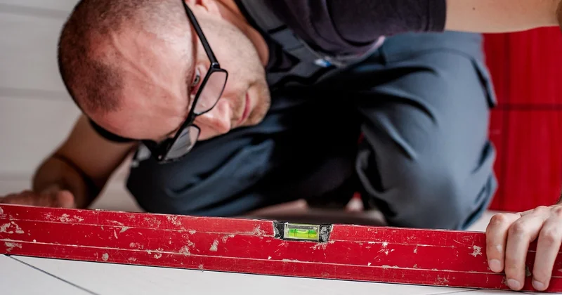 Éclat carrelage : que faire concrètement, étape par étape