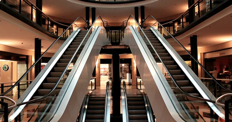 Les 5 facteurs qui font exploser le prix d'un Stannah (ou le réduisent)